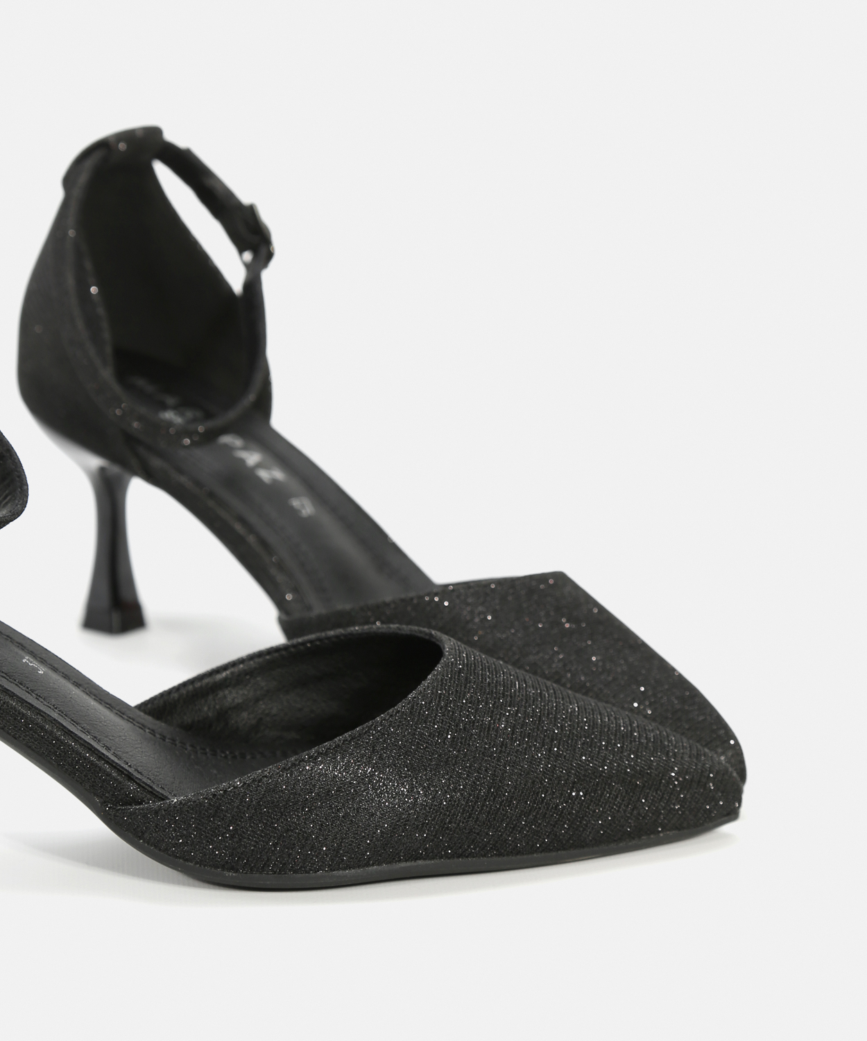 Sapatos salto brilho image number null